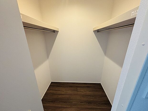 【【1号棟】】季節ごとの入れ替え不要、頼もしいWIC