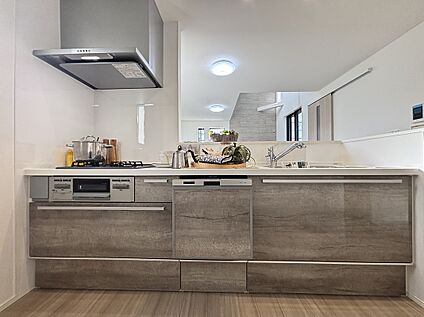 【3号棟】食料品や消耗品のストックに便利な収納庫