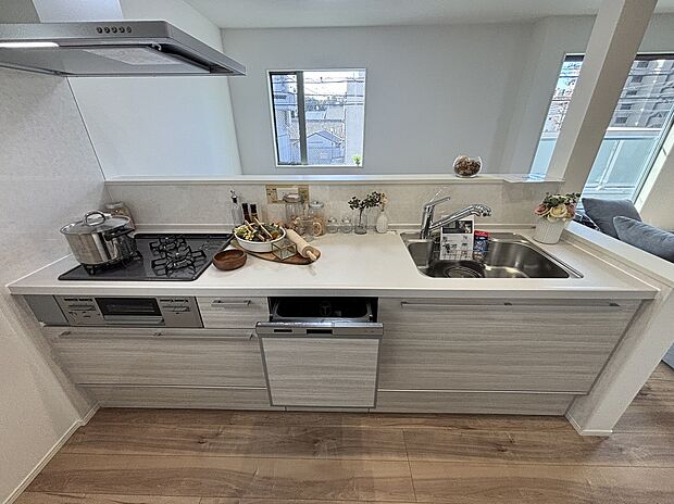 【【3号棟】】LDKと同じフロアに水回りを集約。家事の並行作業がしやすく、忙しい毎日をサポートします。