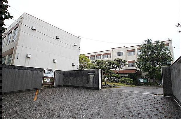 名古屋市立猪高中学校(約1,280m)