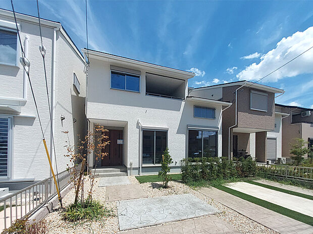 2期2号地　外観左側