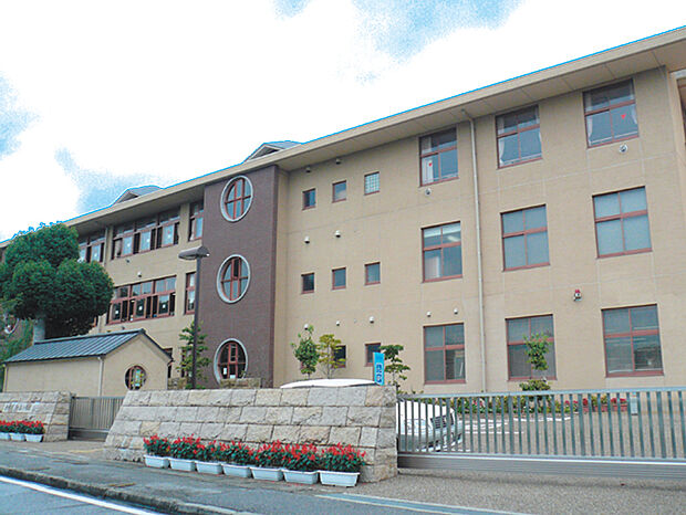 彦根市立旭森小学校