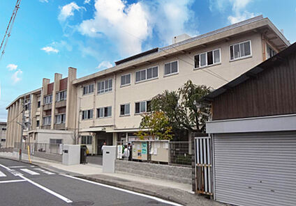 向日市立勝山中学校 820ｍ(徒歩11分)