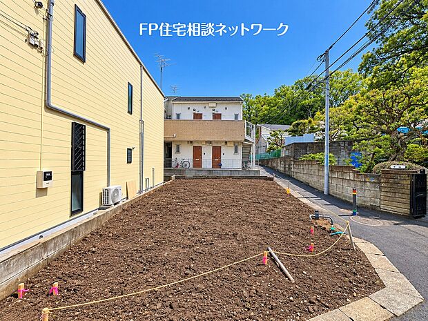 閑静な住宅地で子育て家族にピッタリ。毎日のお散歩も快適な緑に恵まれたエリアで、自然に包まれた穏やかな暮らしを実現するための、ゆとりある住環境が整っています。
