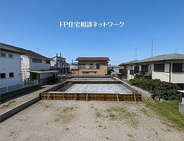 幹線道路の喧騒から離れた、落ち着いた街並み。大通りから一歩奥に入った、心地よい静寂に包まれた閑静な住宅街。