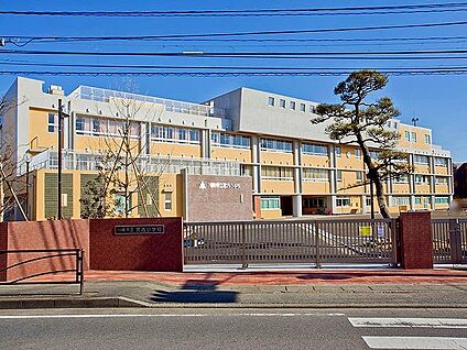 宮内小学校 700m