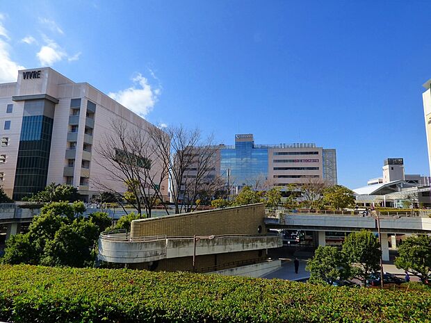 新百合ヶ丘駅(約2,100m・徒歩27分)