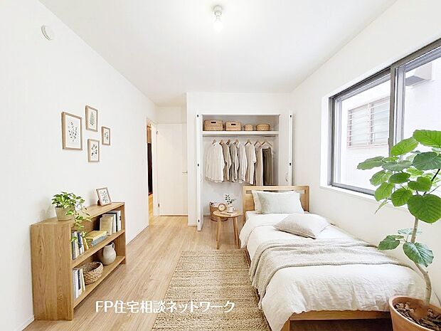 【リビング以外の居室】■居室■本画像はAIがCGで家具作成しており、実際の現地に家具は設置されておりません。また、販売価格に家具、小物等は含まれておりません。