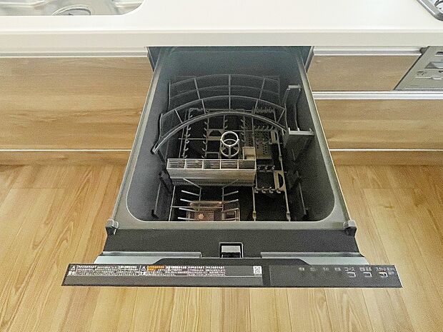 【食器洗浄乾燥機】同仕様設備:時間の節約、手が荒れない、水道代の節約、高温度で洗うので油汚れもしっかり落とせる。まさに理想家電。