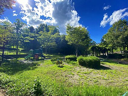 奈良町大田平公園 240m(3分)