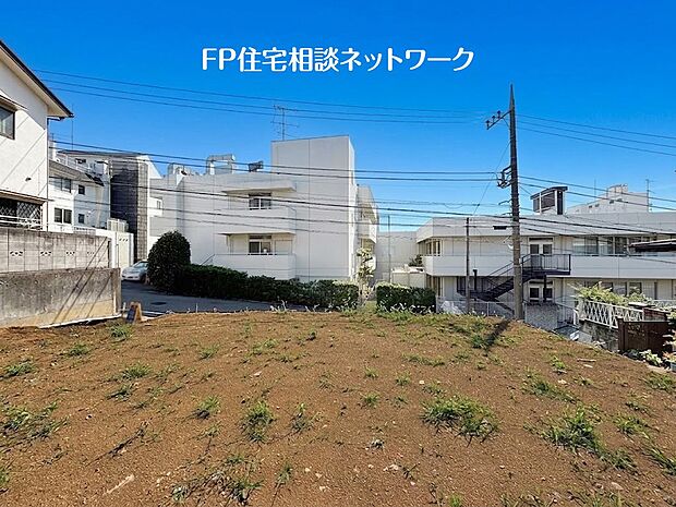 土地面積190m2以上の整形地！お好みの間取りを入れやすい土地は、自分好みのオンリーワンの家を建築する事が出来ます。