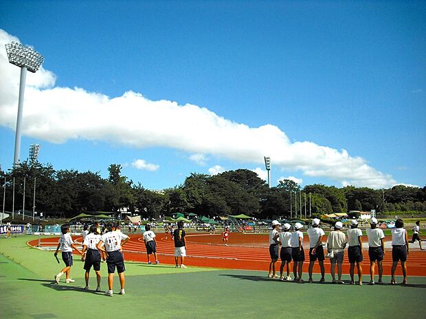三ッ沢公園(約1,000m)