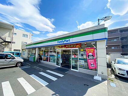 ファミリーマート　上作延店 約680m(8分～9分)