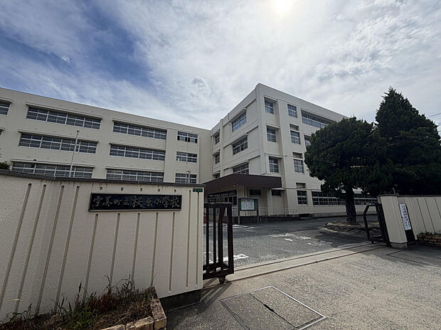宇美町立桜原小学校（約875m）