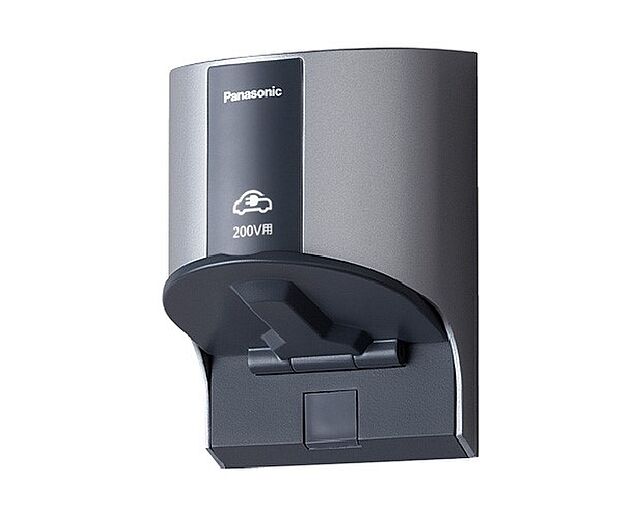 【屋外コンセント】EV・PHEV充電用屋外コンセント（200V）を標準装備しました。自宅に電気自動車用充電設備があることで、環境に配慮した次世代の自動車など、自家用車の選択の幅が広がります。