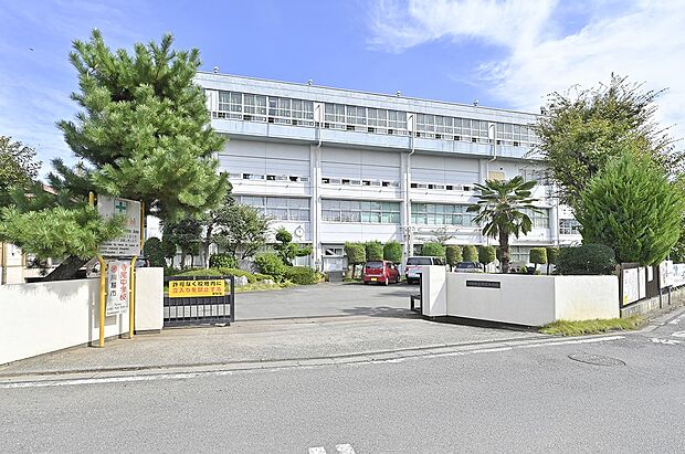 寺尾中学校（約1,150m）