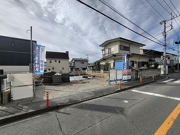 資料請求やご案内も即日対応いたします♪同じ施工例の物件見学や、完成イメージプレゼンテーションも承っております。どのような建物が建つか、間取りの広さは?など気になる点を一つ一つご説明させていただきます。