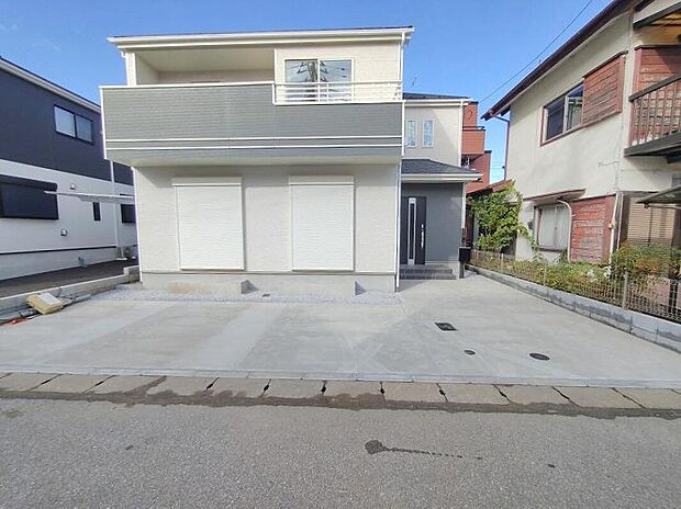 土日のご予約はもちろん、平日やお仕事のお時間に合わせてのご案内も実施しています。まずはお客様のご都合をお伺いさせて頂き、それに合う形で物件のご紹介をさせていただきます。お気軽にお問い合わせください。