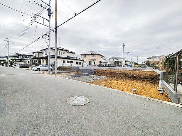資料請求やご案内も即日対応いたします♪同じ施工例の物件見学や、完成イメージプレゼンテーションも承っております。どのような建物が建つか、間取りの広さは?など気になる点を一つ一つご説明させていただきます。