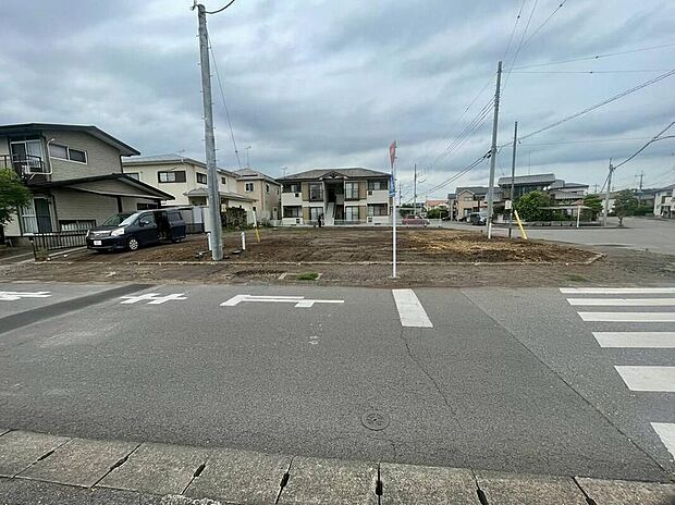 資料請求やご案内も即日対応いたします♪同じ施工例の物件見学や、完成イメージプレゼンテーションも承っております。どのような建物が建つか、間取りの広さは?など気になる点を一つ一つご説明させていただきます。