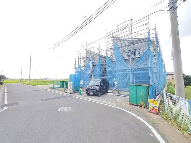 2LDK~4LDKから選べる全6棟で、土地50坪以上の区画や南庭、ルーフバルコニーのある暮らしも具体的に想像しやすいです。