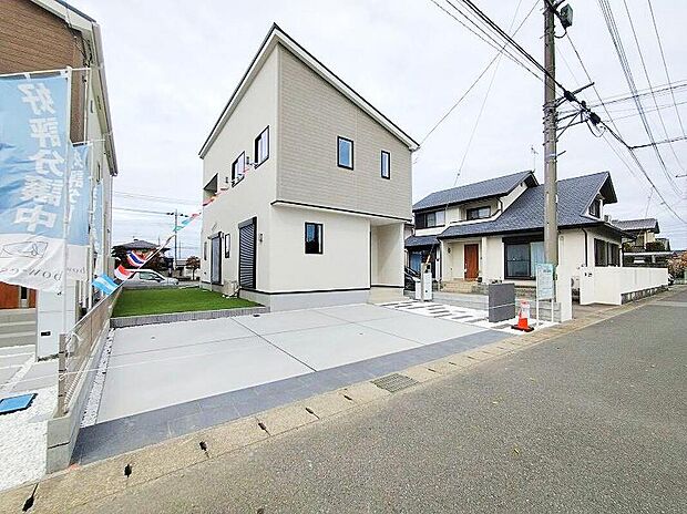 【現地外観写真】建物内部まで完成いたしましたので、ご自由に、お好きなだけゆっくりとご見学いただけます。実際の広さの感覚や、日当たりの良し悪し、お客様ご自身でぜひご確認ください。本日のご案内も可能です。