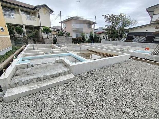 【現地外観写真】土日のご予約はもちろん、平日やお仕事のお時間に合わせてのご案内も実施しています。まずはお客様のご都合をお伺いさせて頂き、それに合う形で物件のご紹介をさせていただきます。お気軽にお問い合わせください。