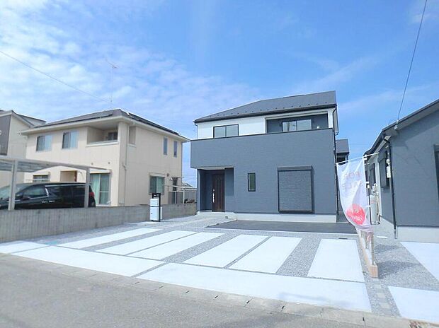 【類似外観同仕様】類似外観同仕様の物件になります。扉や窓の開口部の位置やデザインが異なります。建物の詳細図面などもございます、仕様の細かなご説明もさせていただきます。