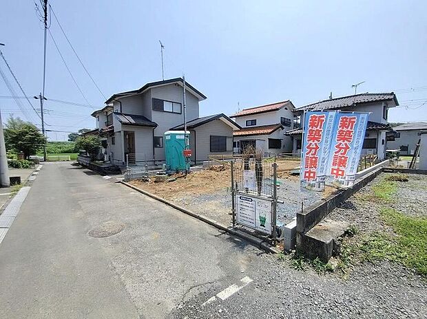 【前面道路含む現地写真】土日のご予約はもちろん、平日やお仕事のお時間に合わせてのご案内も実施しています。まずはお客様のご都合をお伺いさせて頂き、それに合う形で物件のご紹介をさせていただきます。お気軽にお問い合わせください。