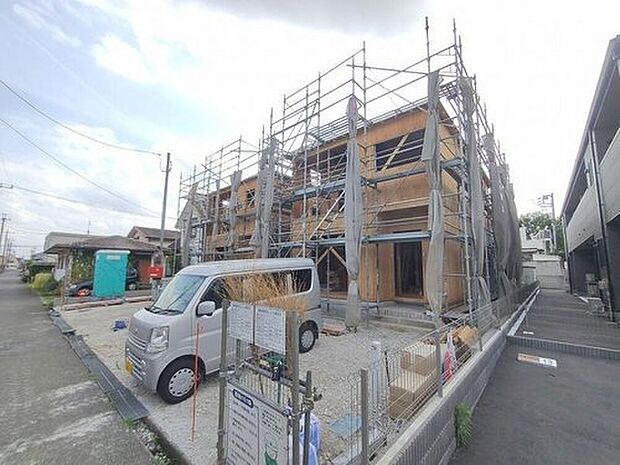 【前面道路含む現地写真】資料請求やご案内も即日対応いたします♪同じ施工例の物件見学や、完成イメージプレゼンテーションも承っております。どのような建物が建つか、間取りの広さは？など気になる点を一つ一つご説明させていただきます。