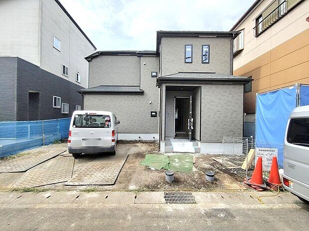 【現地外観写真】土日のご予約はもちろん、平日やお仕事のお時間に合わせてのご案内も実施しています。まずはお客様のご都合をお伺いさせて頂き、それに合う形で物件のご紹介をさせていただきます。お気軽にお問い合わせください。