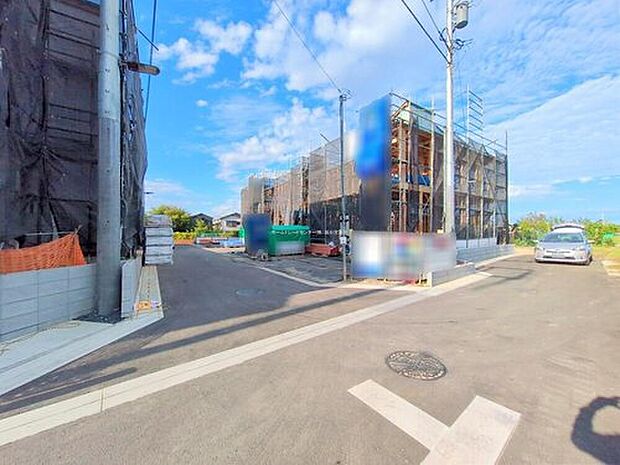 完成してからは見ることのできない、施工方法や構造をしっかりとご確認いただけるのが、建築中の住宅の大きなメリットです。専門知識を持ったスタッフがご説明させていただきます。お気軽にお問い合わせください。