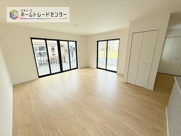 複数の方角から部屋へ日光を採り入れることができるため、一日を通して陽当たりが良く部屋が明るくなります。今の時代に欠かせない換気も良好です！