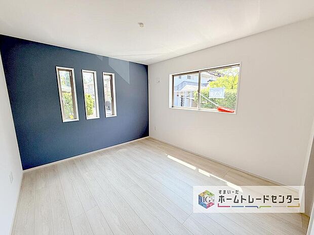 2面採光の洋室です。窓からの眺望もよくなり視界が広いので、部屋にいても飽きません、そしてもちろん大切なのは明るさと風通し、明るい日差しと心地よい風で自分のお部屋でくつろげる贅沢をご提供します。