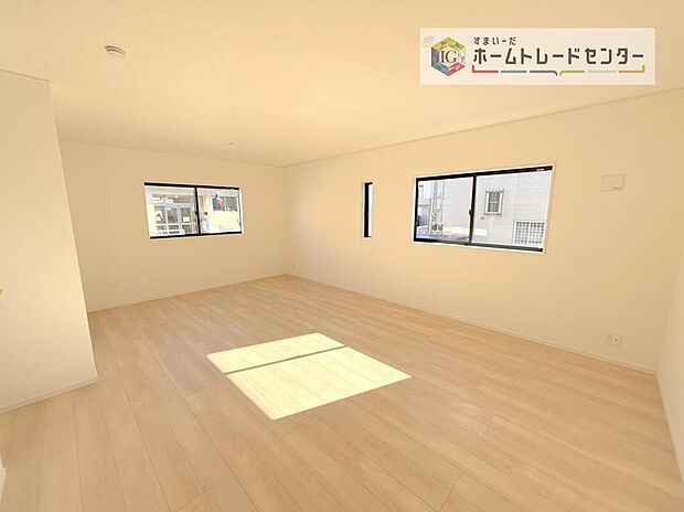 複数の方角から部屋へ日光を採り入れることができるため、一日を通して陽当たりが良く部屋が明るくなります。今の時代に欠かせない換気も良好です！