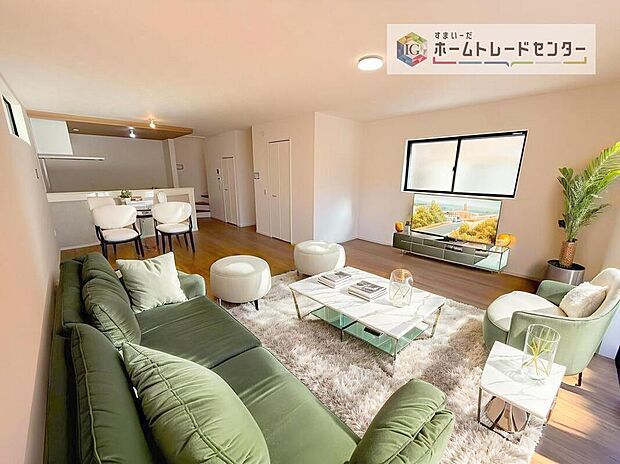 現況の物件写真に、CG による画像処理を行っています。家具、家電、照明器具、小物、カーテン、その他のイメージはCG です。