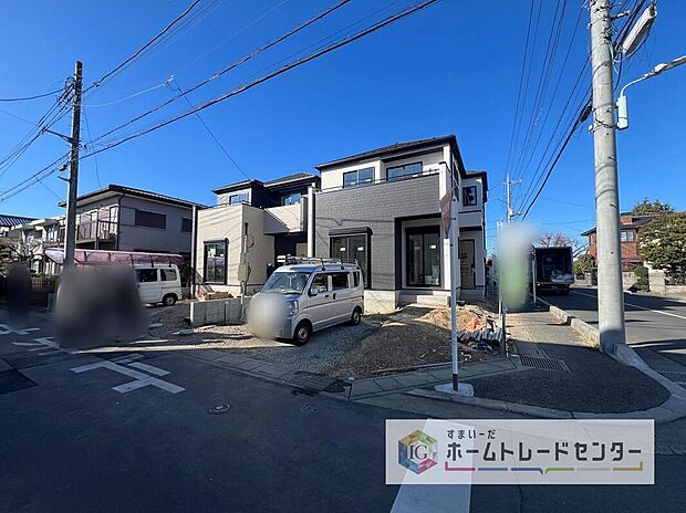 どのような建物が建つか、間取りの広さはどうかなど、気になる点は丁寧にご説明いたします。資料請求やご案内は即日対応いたします。土日や平日、お仕事終わりの時間など、ご都合に合わせてご案内いたします。