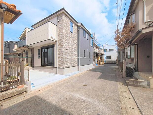 土日のご予約はもちろん、平日やお仕事のお時間に合わせてのご案内も実施しています。まずはお客様のご都合をお伺いさせて頂き、それに合う形で物件のご紹介をさせていただきます。お気軽にお問い合わせください。