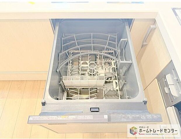 【【食器洗浄乾燥機】】後片付けもラクラクなビルトイン食洗機付き。洗い終わった食器の水切りや乾燥としても便利です。