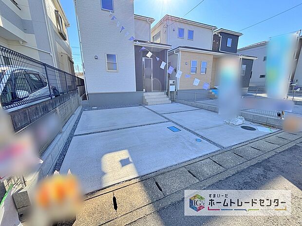 【【カースペース2台】】カースペースが2台分ございますので、家族分の自転車を駐輪したり、急な来客用の駐車スペースとしてもお使いいただけます。