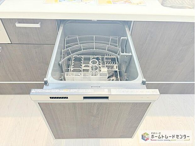 【【食器洗浄乾燥機】】後片付けもラクラクなビルトイン食洗機付き。洗い終わった食器の水切りや乾燥機としても便利です。