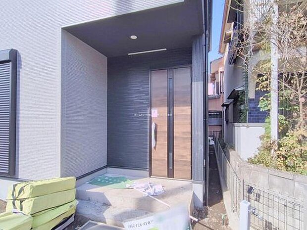 【現地外観写真】実際に見ていただくと、こちらの物件の良さがお分かりになるかと思います。住宅ローンもお任せください！提携ローンが多数ありますので月々のお支払も変わってきます。まずはお気軽にご相談ください。