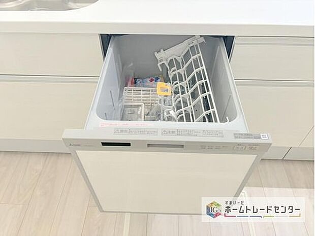 【【食器洗浄乾燥機】】後片付けもラクラクなビルトイン食洗機付き。洗い終わった食器の水切りや乾燥としても便利です。