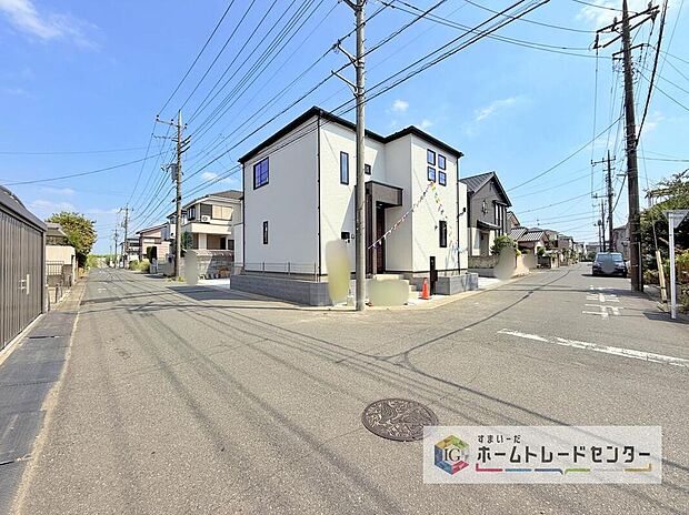 【前面道路含む現地写真】資料請求やご見学は即日対応可能♪陽当りや通風など住みやすさの工夫が満載。資料に載っていない街並みや周辺環境は、ぜひ現地で実際にお確かめください。