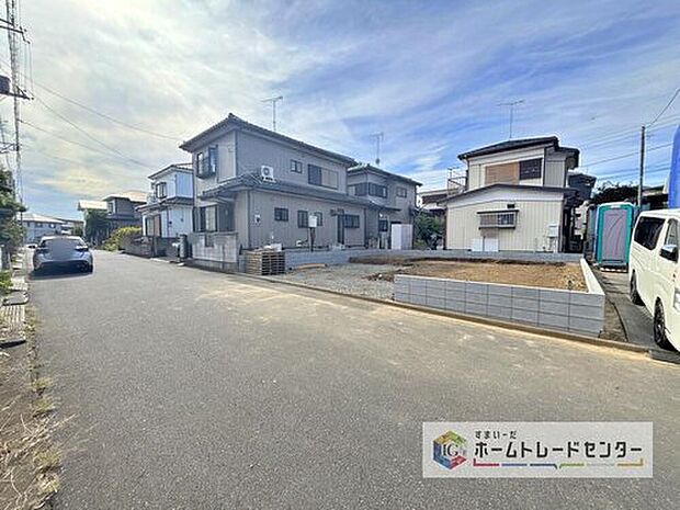 【前面道路含む現地写真】資料請求やご見学は即日対応可能♪陽当りや通風など住みやすさの工夫が満載。資料に載っていない街並みや周辺環境は、ぜひ現地で実際にお確かめください。