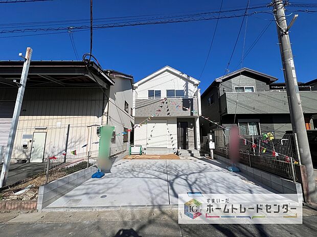 【【カースペース2台】】カースペースが2台分ございますので、家族分の自転車を駐輪したり、急な来客用の駐車スペースとしてもお使いいただけます。