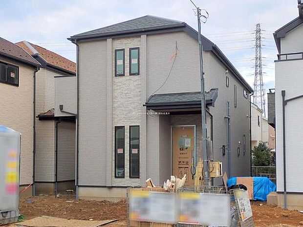 【現地外観写真】耐震等級最高等級の住宅性能評価書はもちろん、長期優良住宅の認定も受けた高性能な住宅です。長く、安心して住んでいただきたい、だからこそ厳しい第三者のチェックをお願いし、お客様に安心を届けます。