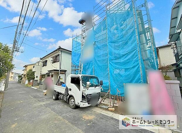 【現地外観写真】完成してからは見ることのできない、施工方法や構造をしっかりとご確認いただけるのが、建築中の住宅の大きなメリットです。専門知識を持ったスタッフがご説明させていただきます。お気軽にお問い合わせください。
