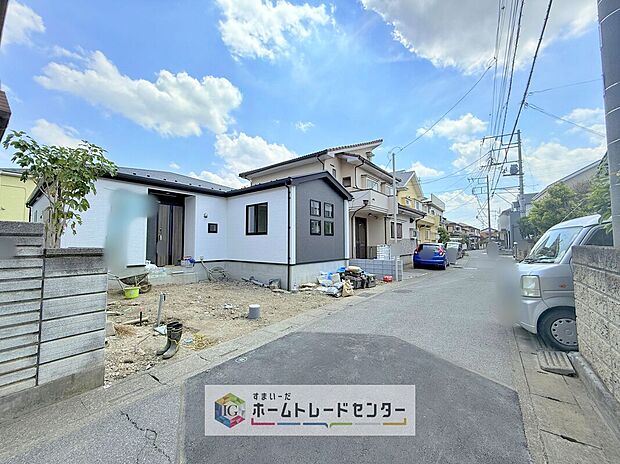 【前面道路含む現地写真】土日のご予約はもちろん、平日やお仕事のお時間に合わせてのご案内も実施しています。まずはお客様のご都合をお伺いさせて頂き、それに合う形で物件のご紹介をさせていただきます。お気軽にお問い合わせください。
