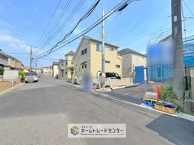 【 前面道路含む現地写真】モデルハウスのご案内や、仕様や色の説明も細かくさせていただきます。弊社は飯田グループホールディングス唯一の販売専門会社になるので、細部まで説明いたします。もちろん住宅ローンのご相談だけでも大丈夫です。
